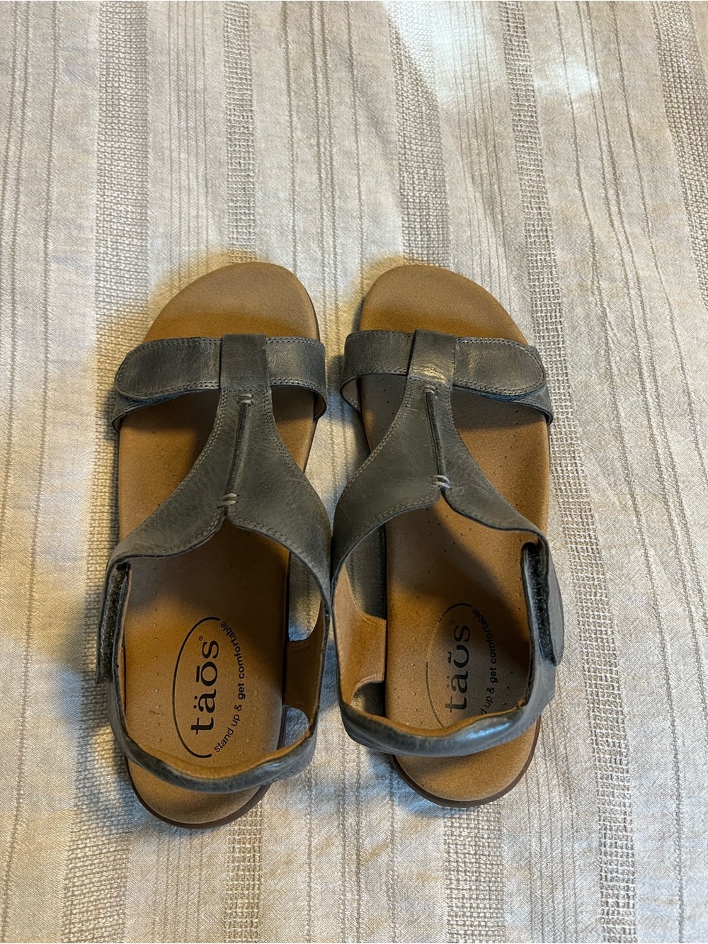 Taos: The Show Sandal - Steel, size 9 EUC - Picture 4 of 10